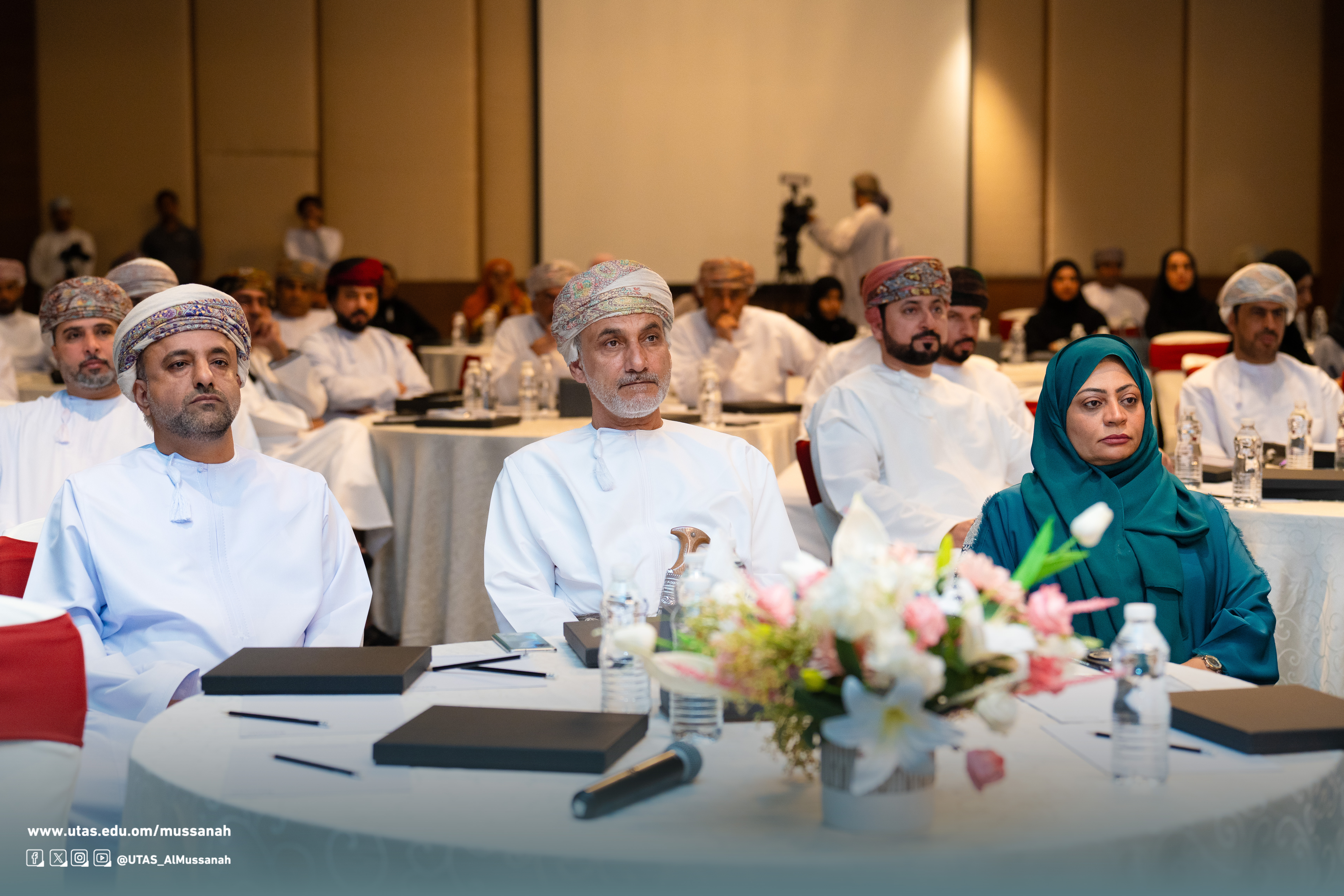 الملتقى الثاني لمكتبة جامعة التقنية والعلوم التطبيقية بالمصنعة    المكتبات ومؤسسات المعلومات في عصر الثورة الرقمية: ثورة الحاضر والمستقبل     (4)